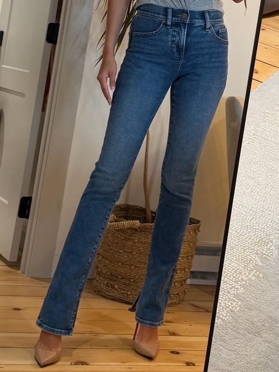 Express Denim - Express - Mid Rise Medium Wash Hyper Sculpt Skyscraper Jeans 0R